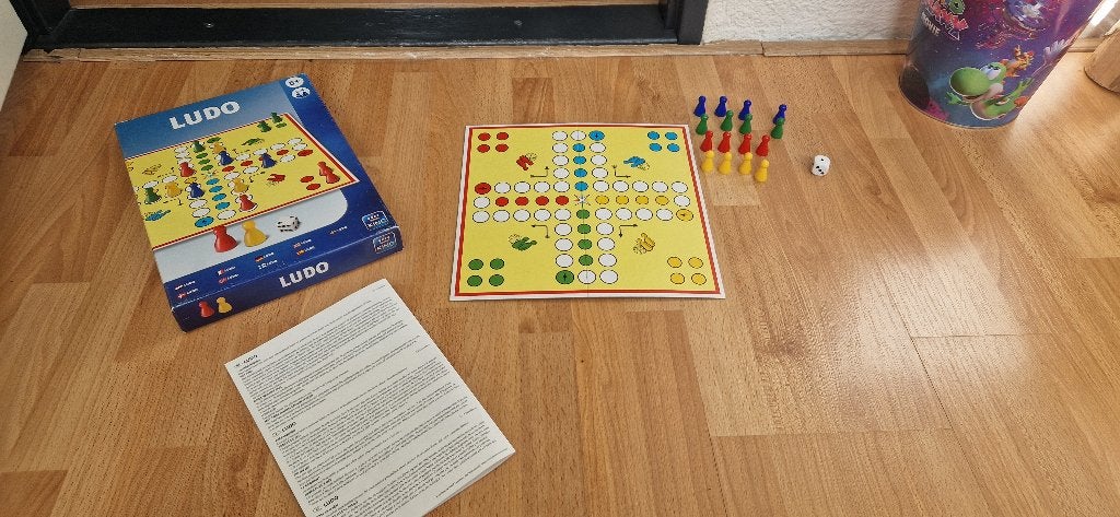 Ludo / Mens Erger Je Niet, Hobby en Vrije tijd, Gezelschapsspellen | Bordspellen, Een of twee spelers, Ophalen of Verzenden, Zo goed als nieuw