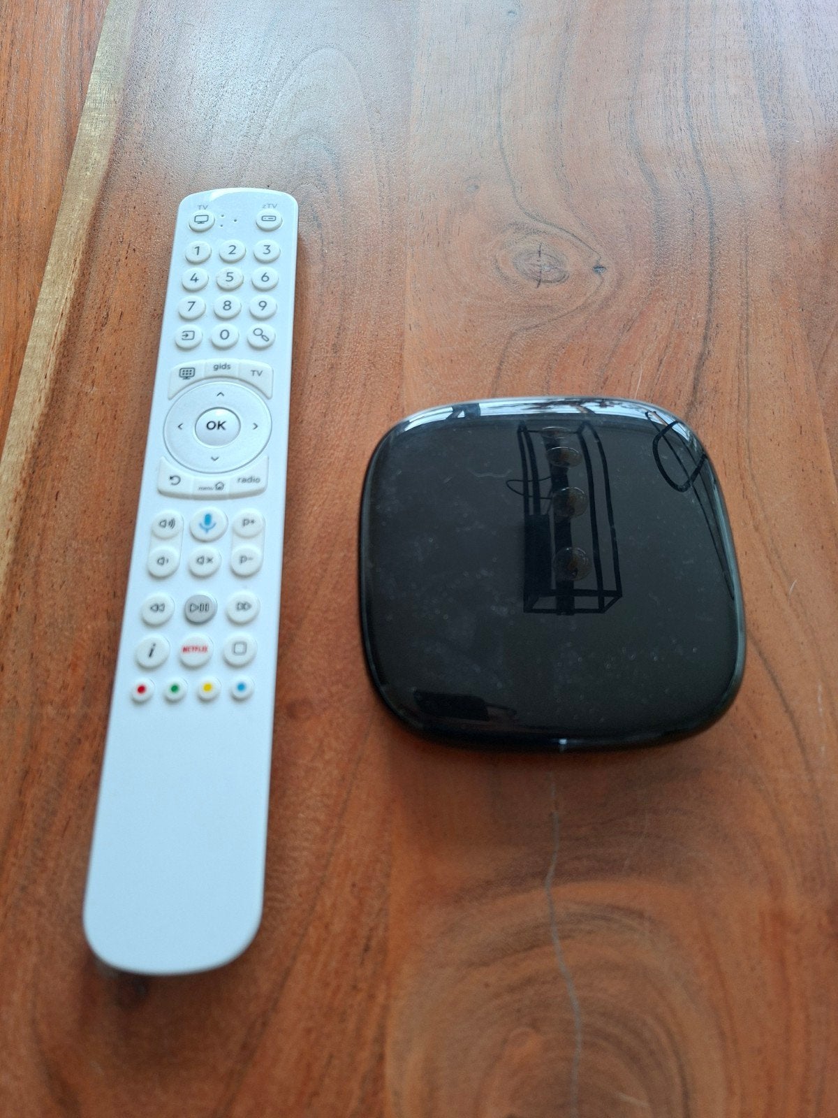 KPN tv met afstandbediening, Ophalen of Verzenden, Gebruikt, Decoder