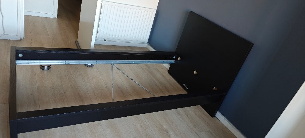 Ikea bed malm zwart 1 persoon met verstelbare latenbodem, Huis en Inrichting, Slaapkamer | Bedden, Ophalen, Gebruikt, 90 cm, Eenpersoons