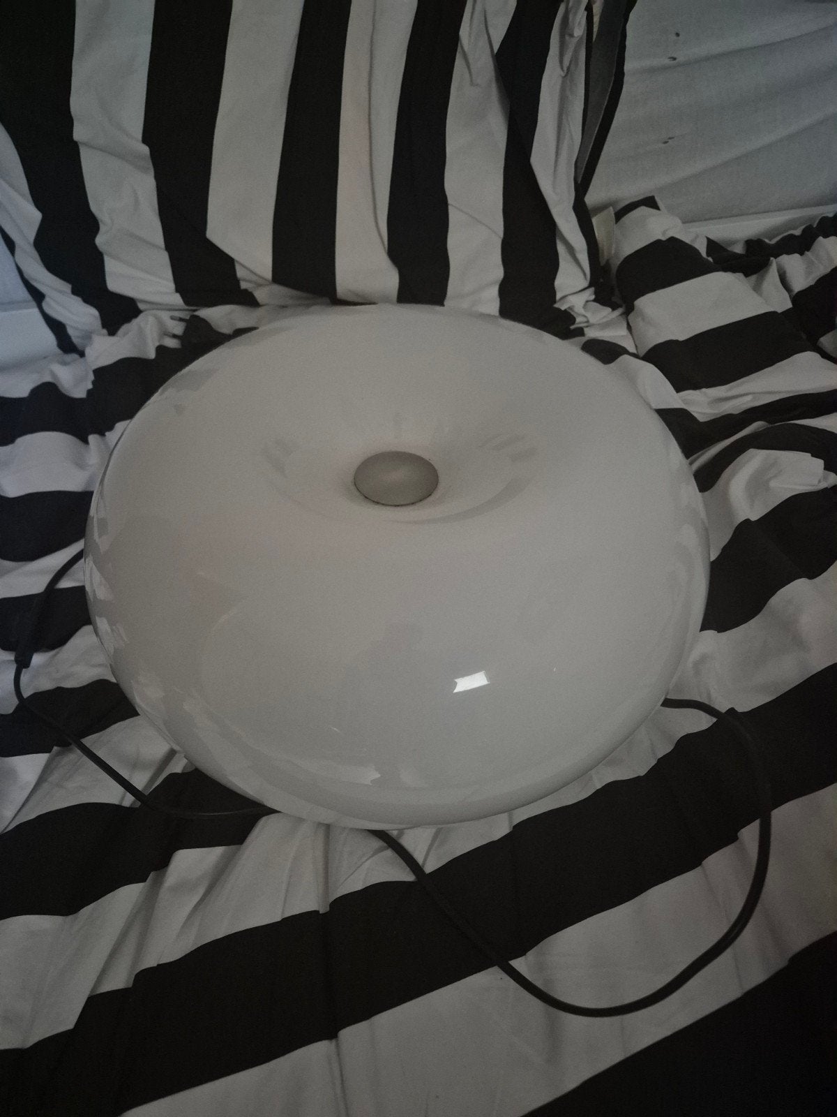 Moderne Witte Donut Tafellamp - 38 x 20 cm, Ophalen of Verzenden, Zo goed als nieuw