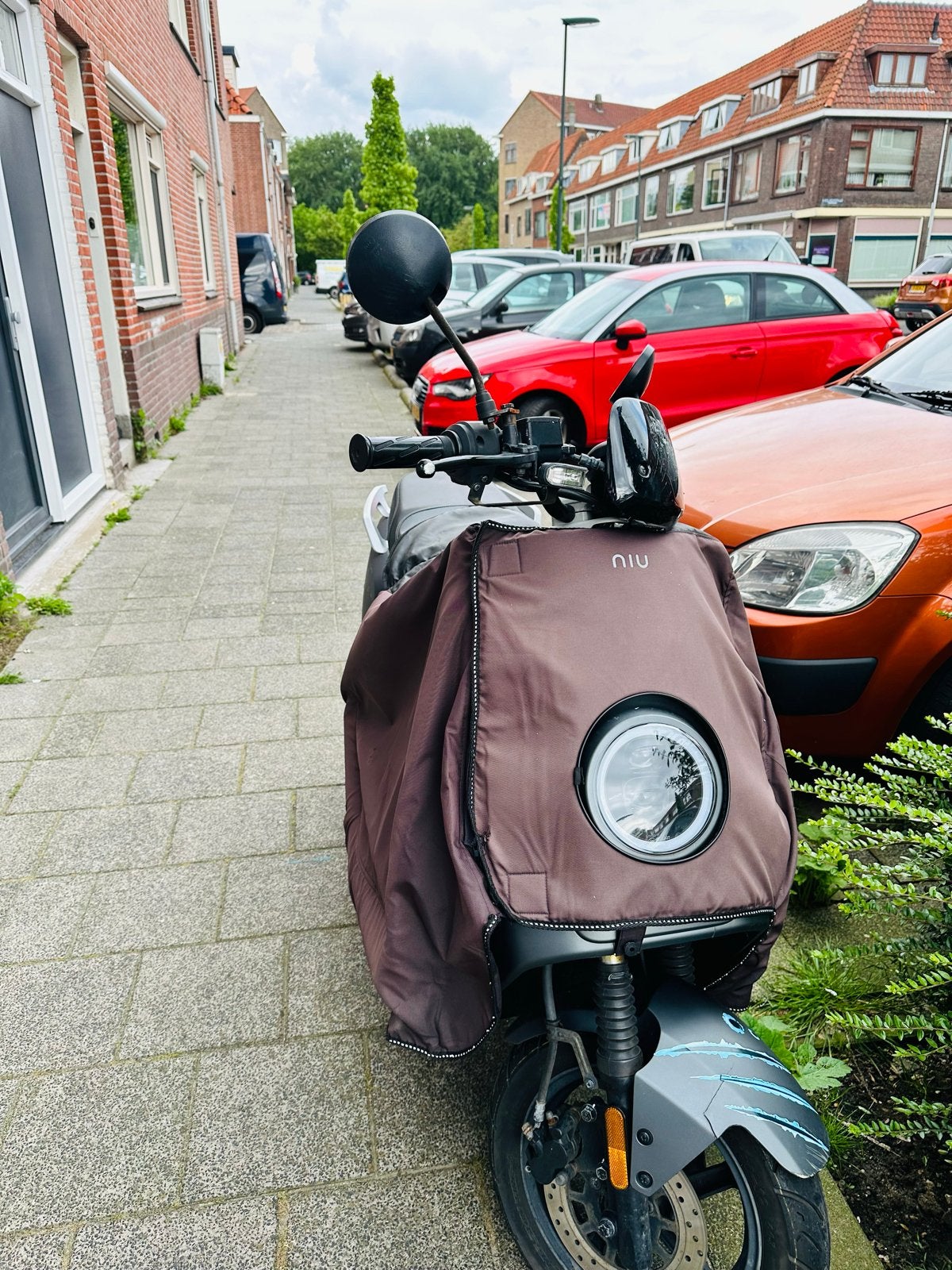Niu elektrische scooter met 2 batteries  en beenkleed 2021, Ophalen, Gebruikt, Elektrisch, Overige merken