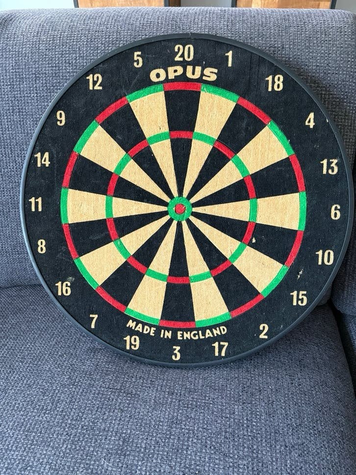 Opus dartbord - Made in England, Ophalen, Zo goed als nieuw, Dartbord
