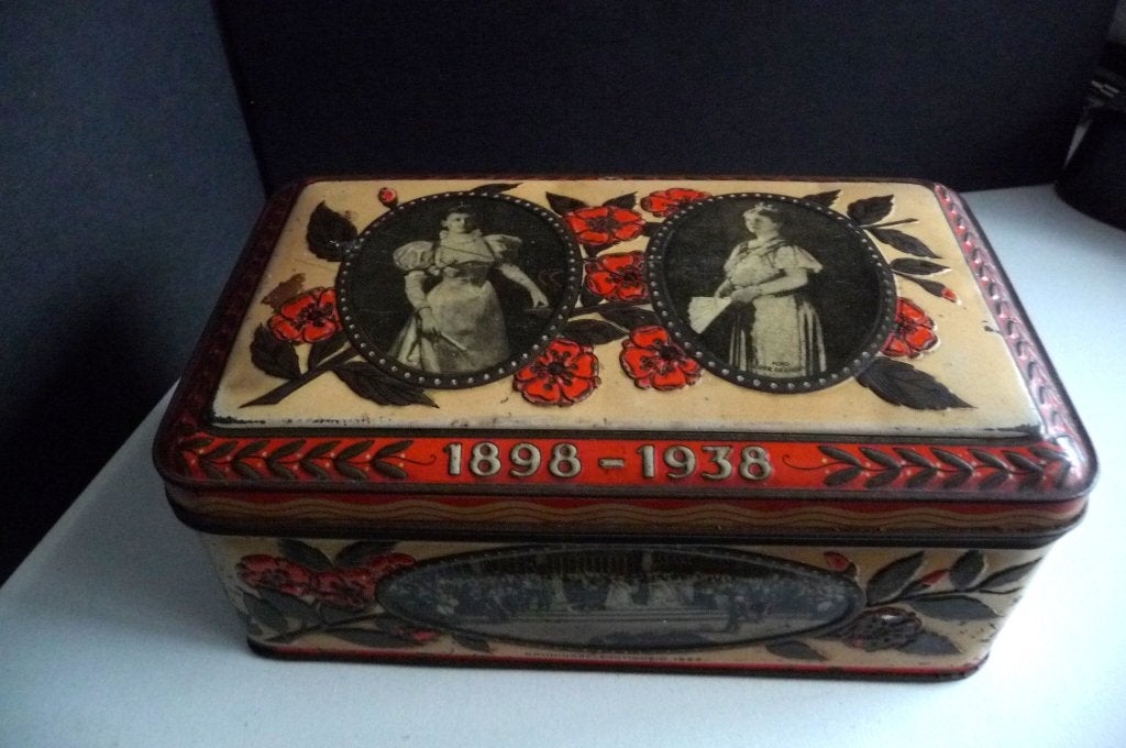 Koekblik van 40 jaar Wilhelmina regeringsjubileum, Verzamelen, Koninklijk Huis en Royalty, Verzenden, Gebruikt, Nederland, Overige typen