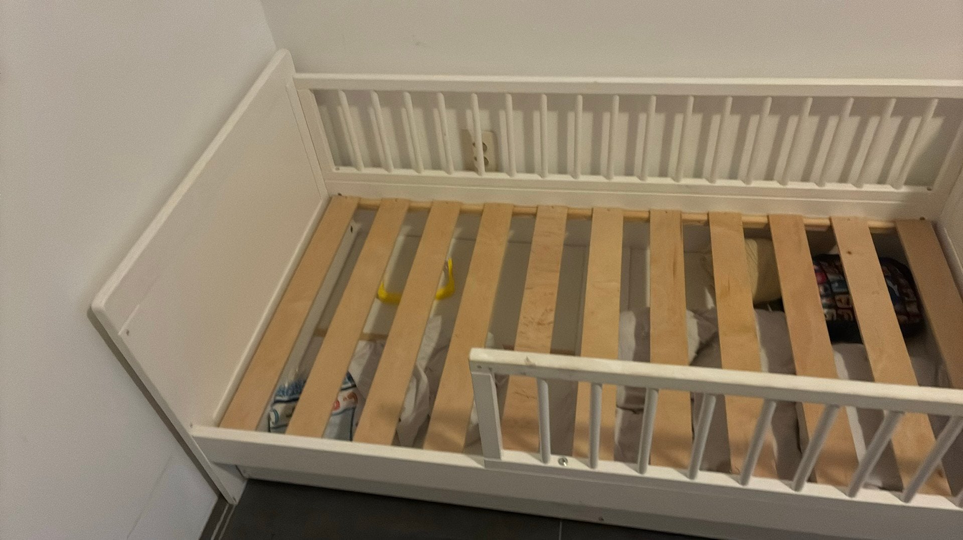 Petite amelie peuterbed, Kinderen en Baby's, Kinderkamer | Bedden, Ophalen, Zo goed als nieuw, 140 tot 160 cm, 70 tot 85 cm