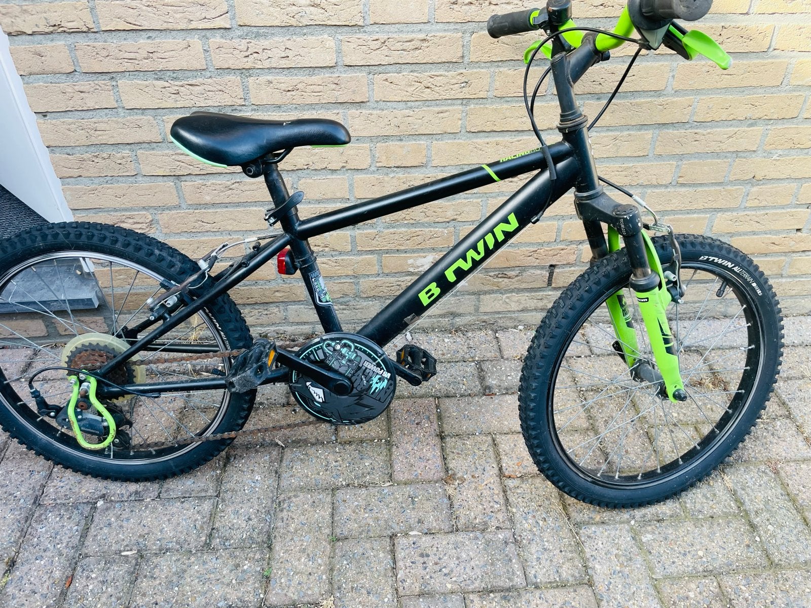 B'Twin Racingboy 500 kinderfiets 20 inch, Ophalen, Gebruikt, Velgrem, 20 inch of meer