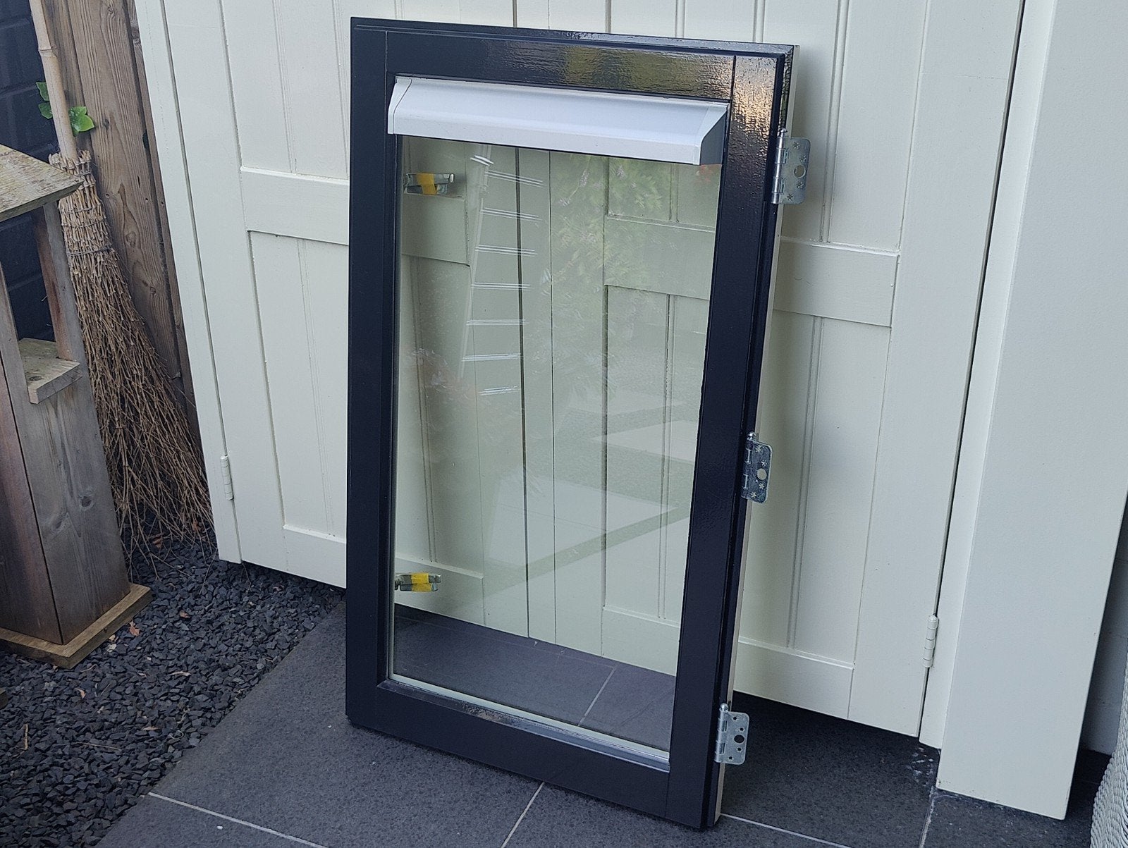 Strak afgewerkt hardhouten, rechtsdraaiend raam | HR++ glas, Ophalen, Gevelraam of Ruit, Minder dan 80 cm, 80 tot 120 cm