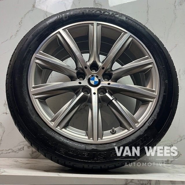 Bmw 5-serie G30 G31 245/45/18 INCH STYLING 684 Zomerset, Auto-onderdelen, 18 inch, -, -, Banden en Velgen