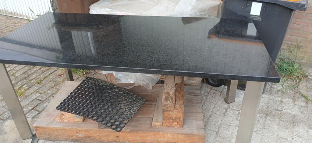 Granieten tafelblad met aluminium onderstel (180x80x90 cm), Ophalen, Zo goed als nieuw, Rechthoekig, Aluminium