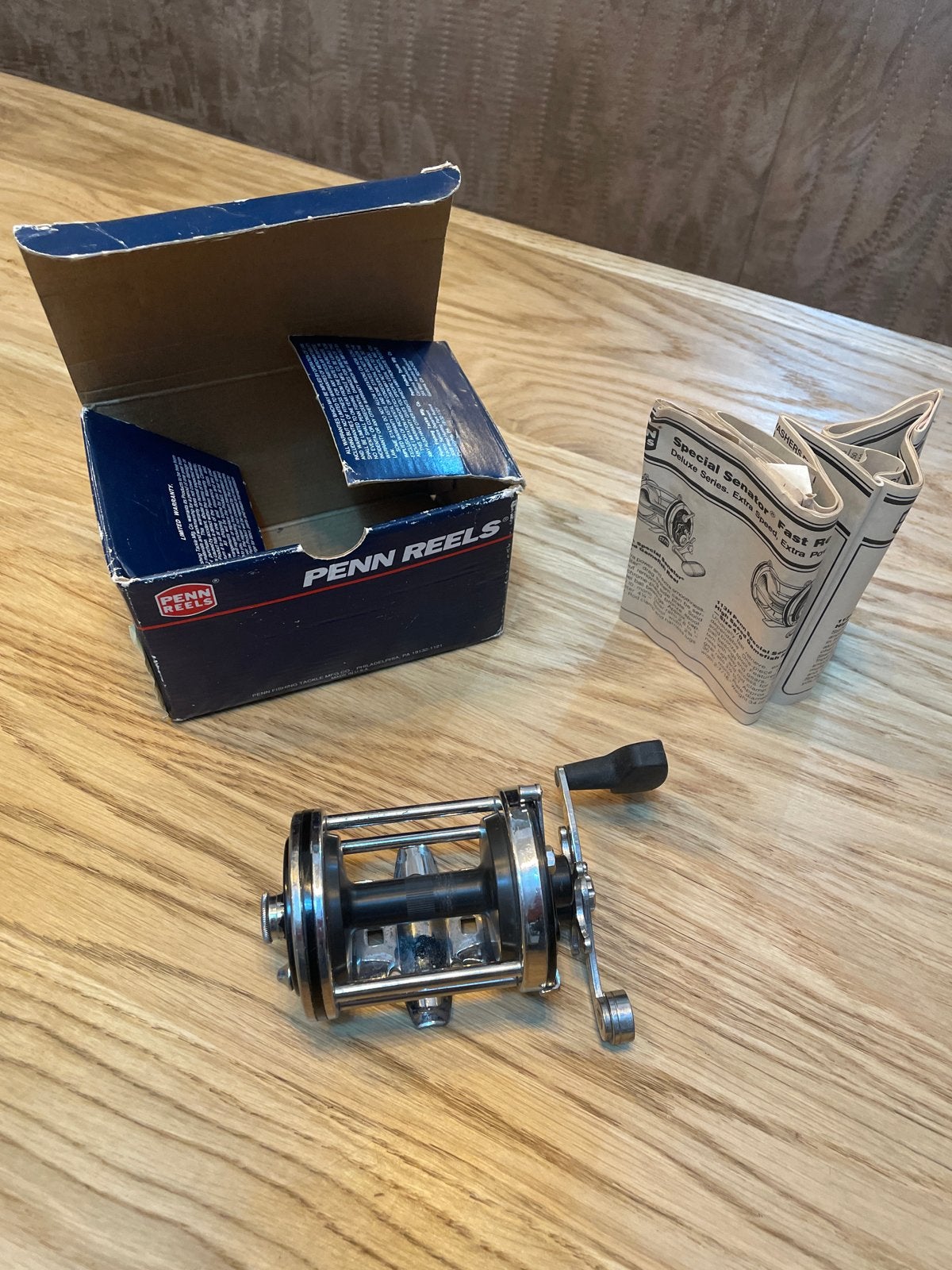 Vintage Penn Squider 140L Vismolen met doos en handleiding, Ophalen of Verzenden, Zo goed als nieuw, Molen