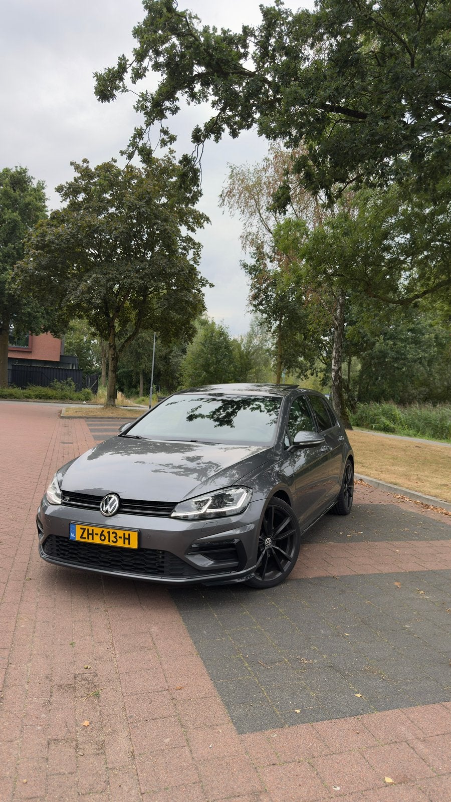 Volkswagen Golf 7.5 3x R-Line 1.5 TSI DSG Grijs, 1498 cc, Zwart, 4 cilinders, Alcantara