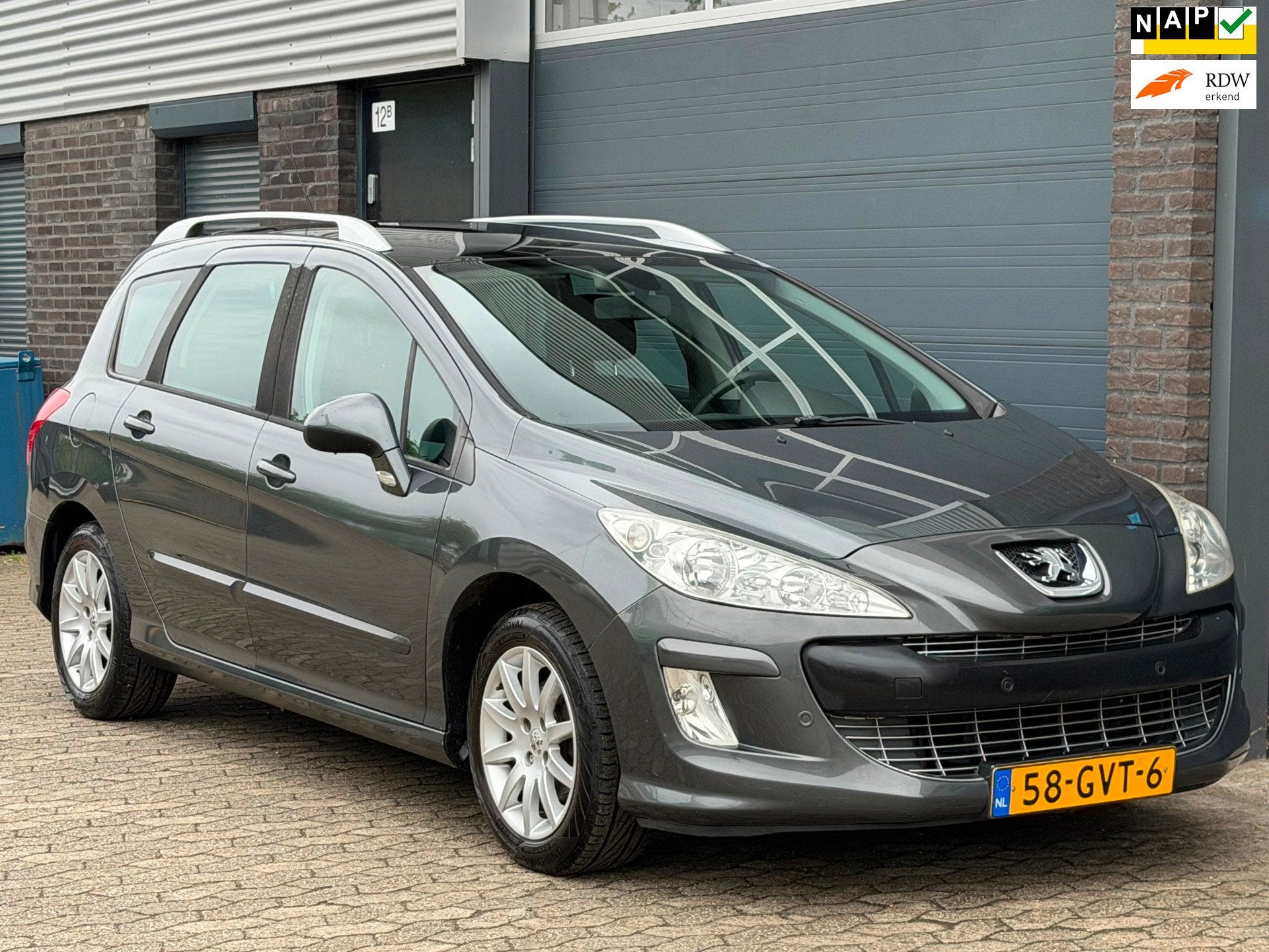 Peugeot 308 SW 1.6 VTi XS PANO CLIMA CRUISE PDC NIEUW APK NA, Voorwielaandrijving, Stof, Gebruikt, Zwart