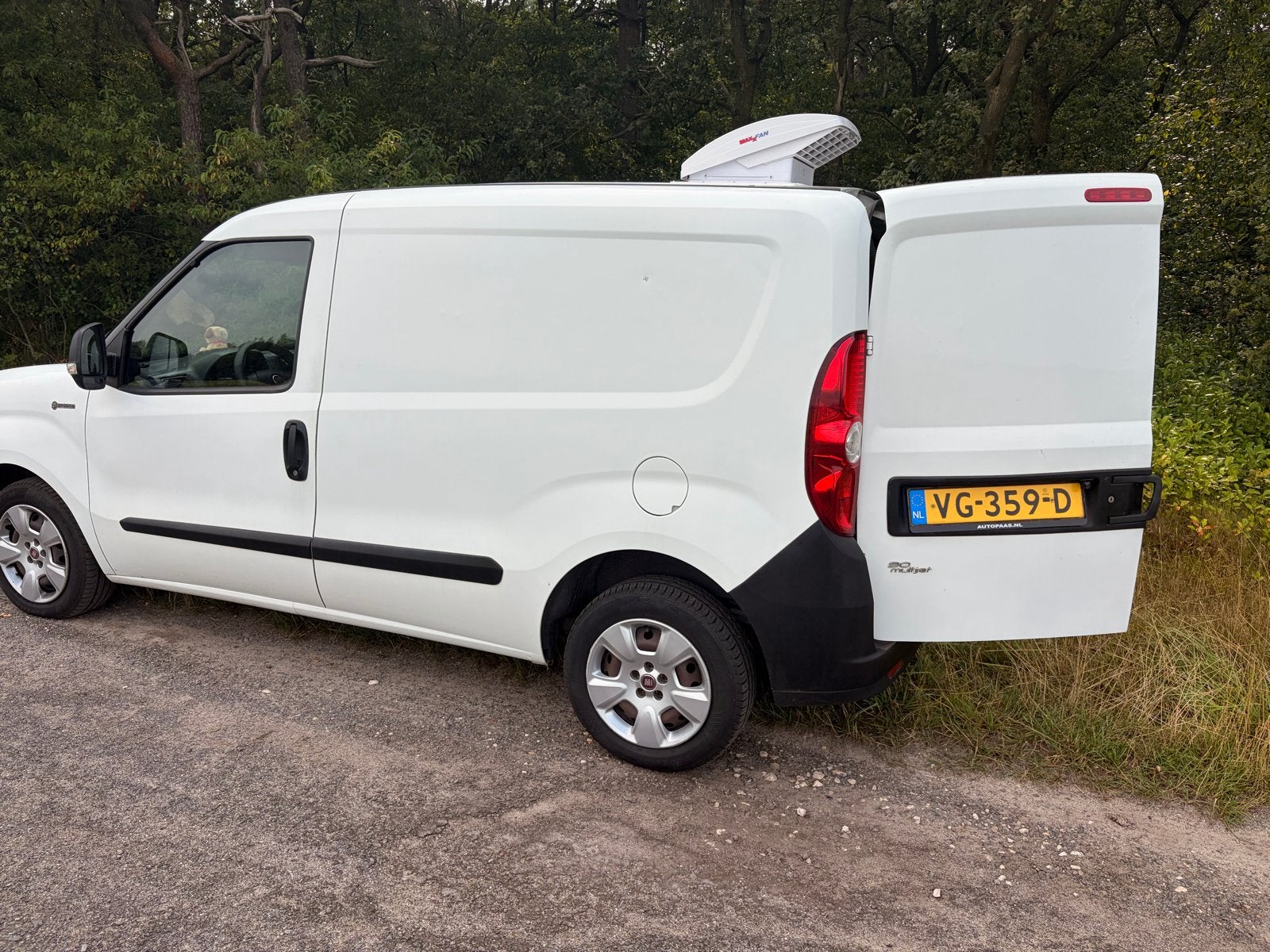 Fiat Doblo 2013 met koude airco, huishoudaccu en maxxfan, Auto's, Zwart, 4 cilinders, Wit, 500 kg
