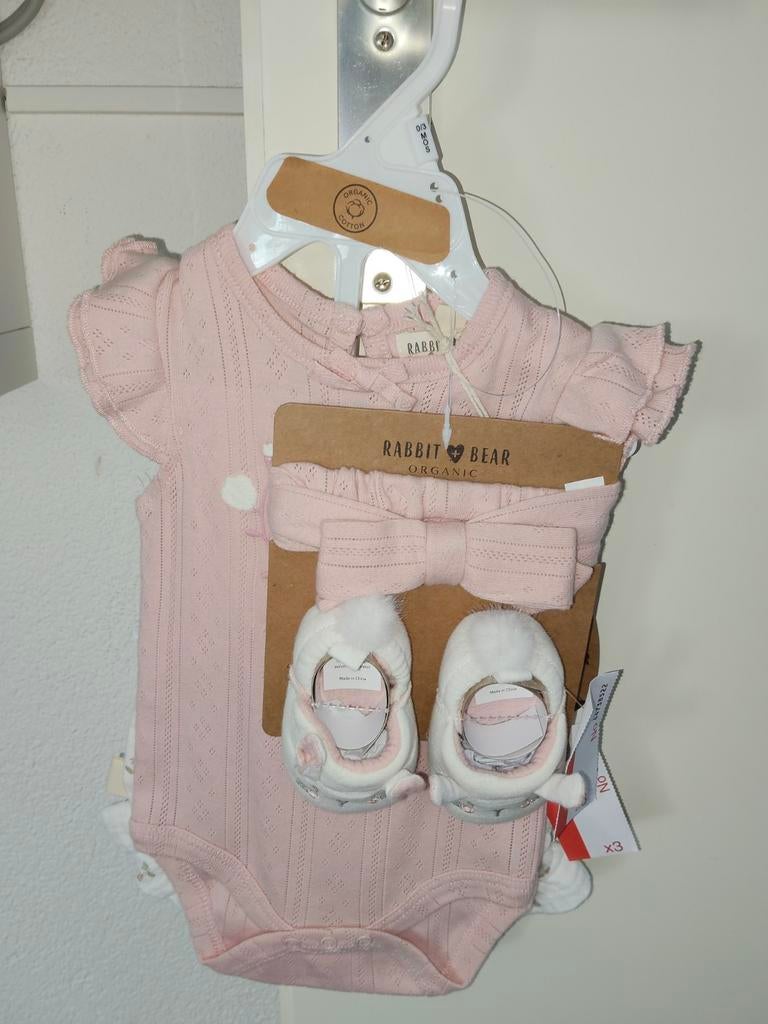 Schattig Roze Baby Setje - Romper, Hoofdband & Sokjes, Ophalen of Verzenden, Nieuw, Meisje