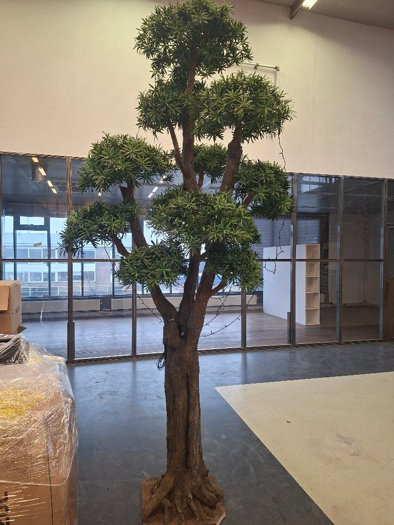 Grote kunstboom voor kantoortuin. Slechts 350,00 euro, Kunststof, Ophalen, Zo goed als nieuw