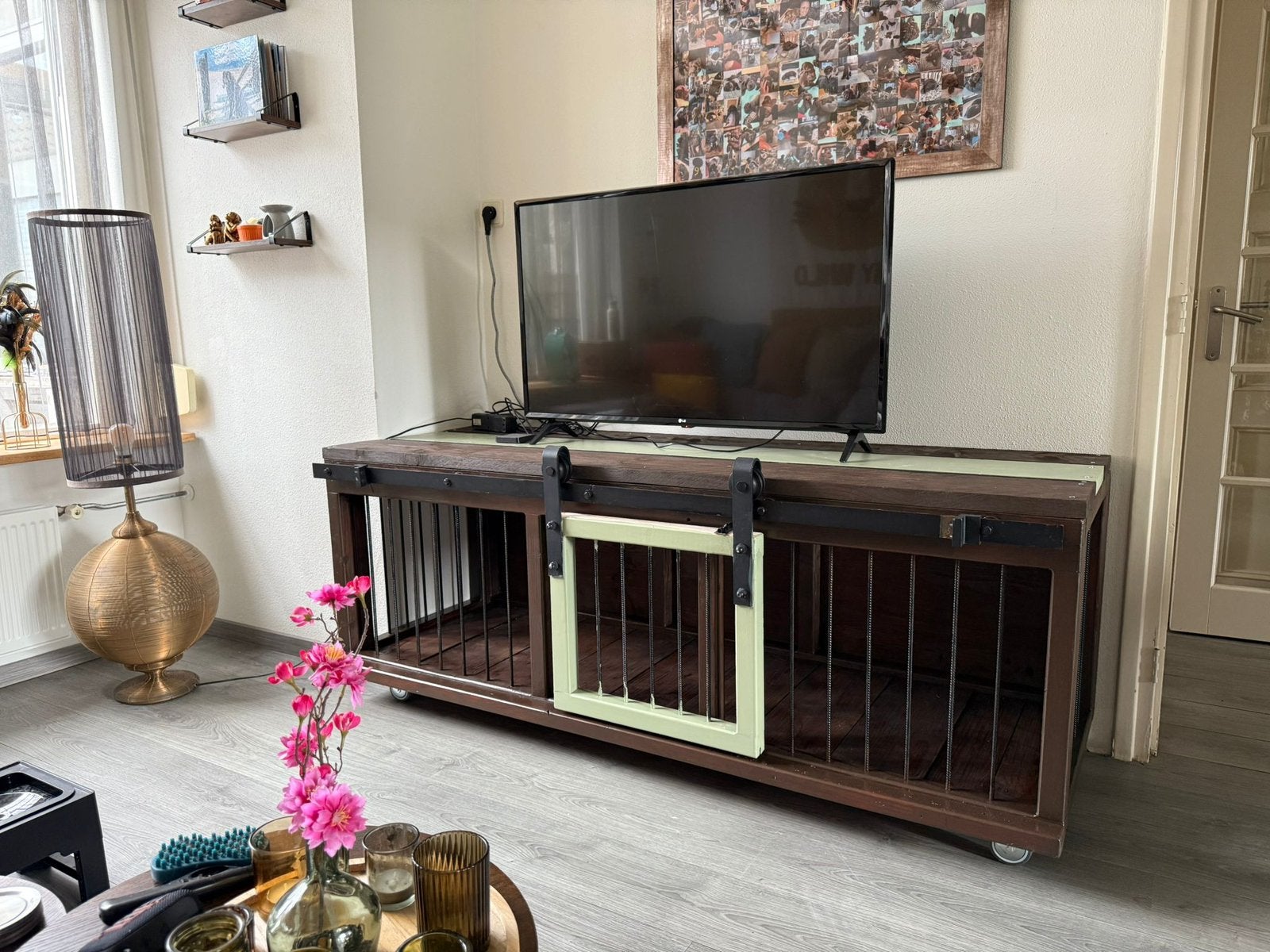 Tv meubel hondenbench combi, Ophalen, Zo goed als nieuw