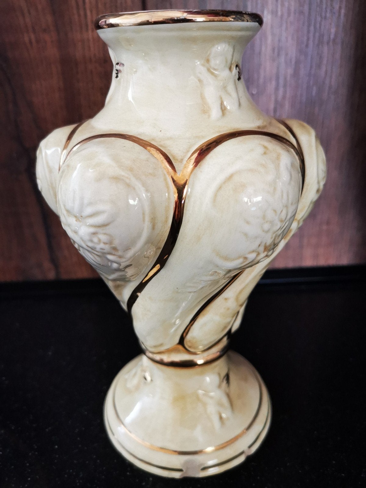 Capodimonte vaas met engeltjes en goudkleurige accenten, Ophalen of Verzenden