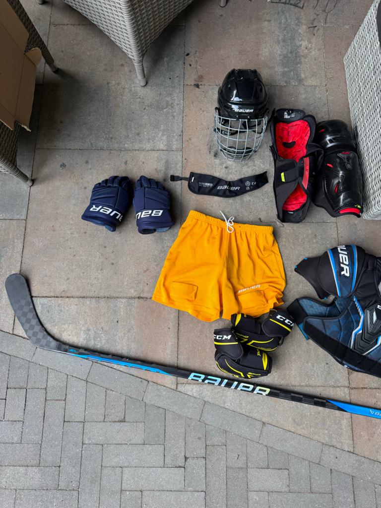 Complete ijshockeyuitrusting Bauer - Junior, Ophalen, Gebruikt