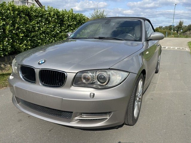 BMW 1 Serie Cabrio 118d Executive (bj 2009, automaat), Auto's, Achterwielaandrijving, Cabriolet, 4 stoelen, Leder en Stof