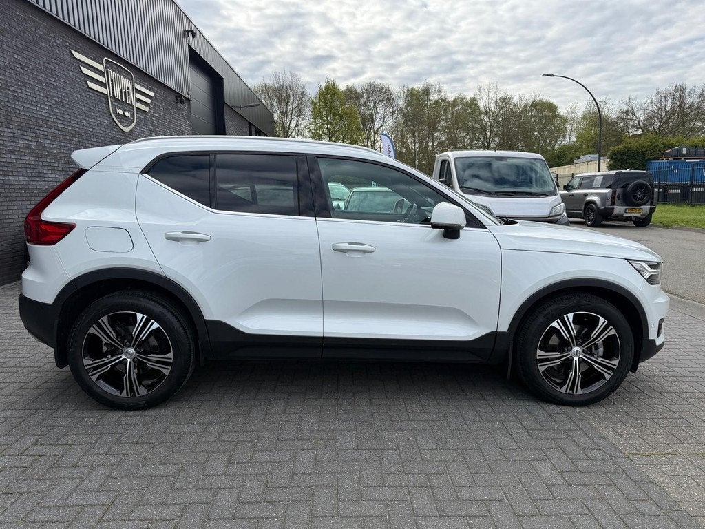 Volvo XC40 2.0 T4 R-Design | 1E EIGENAAR | 12MND GARANTIE |, Auto's, Volvo, 15 km/l, 1969 cc, Wit, Leder