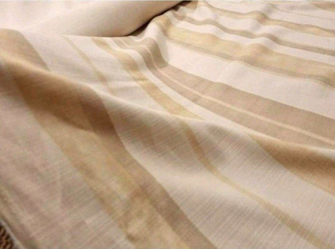 Overgordijn linnenlook beige , nu €1,- per meter OP=OP, Huis en Inrichting, Ophalen of Verzenden, Nieuw, Beige, Overgordijn