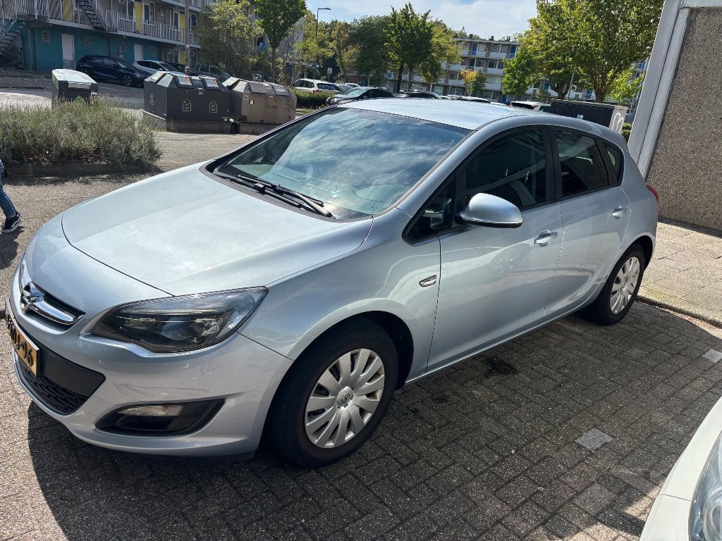 Opel Astra 1.4 Ecotec 74KW 5-D 2014 Grijs, Auto's, Voorwielaandrijving, 4 cilinders, 100 pk, Origineel Nederlands