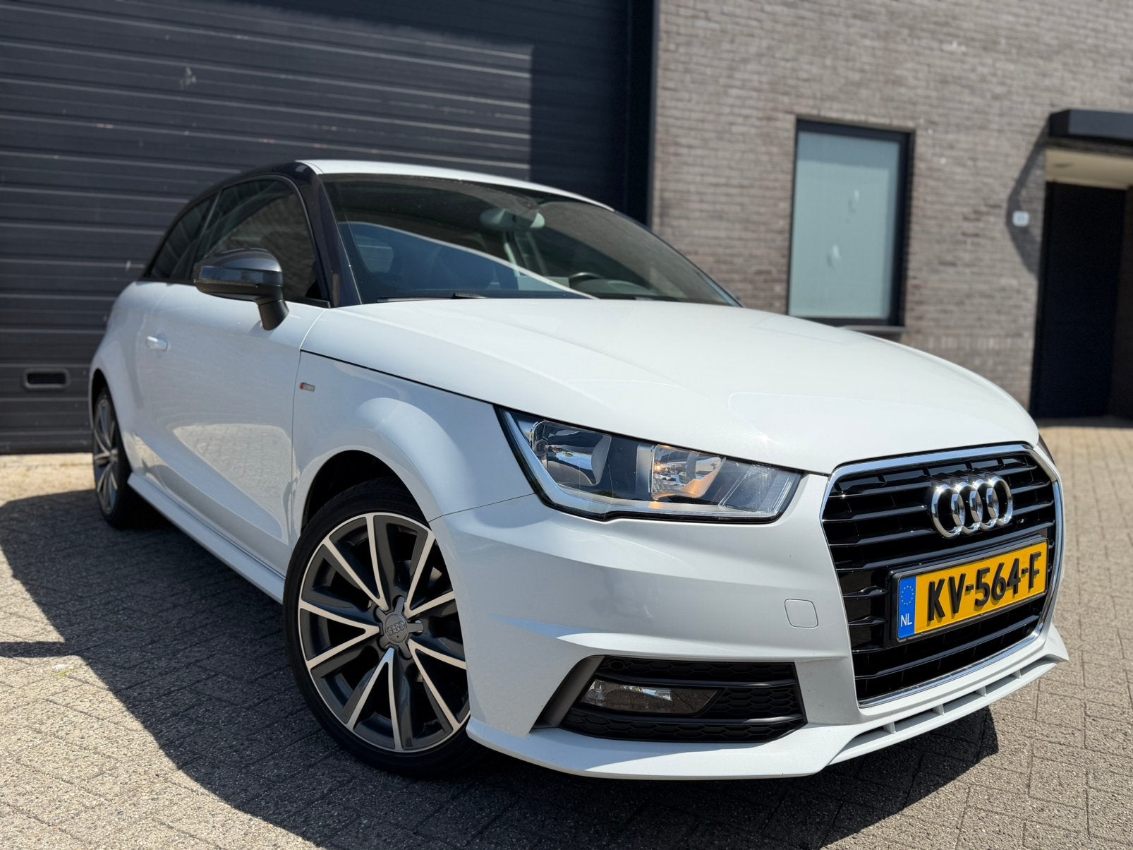 Audi A1 1.0 Tfsi 95pk 2017 Wit, Auto's, Audi, Voorwielaandrijving, 95 pk, 4 stoelen, Handgeschakeld