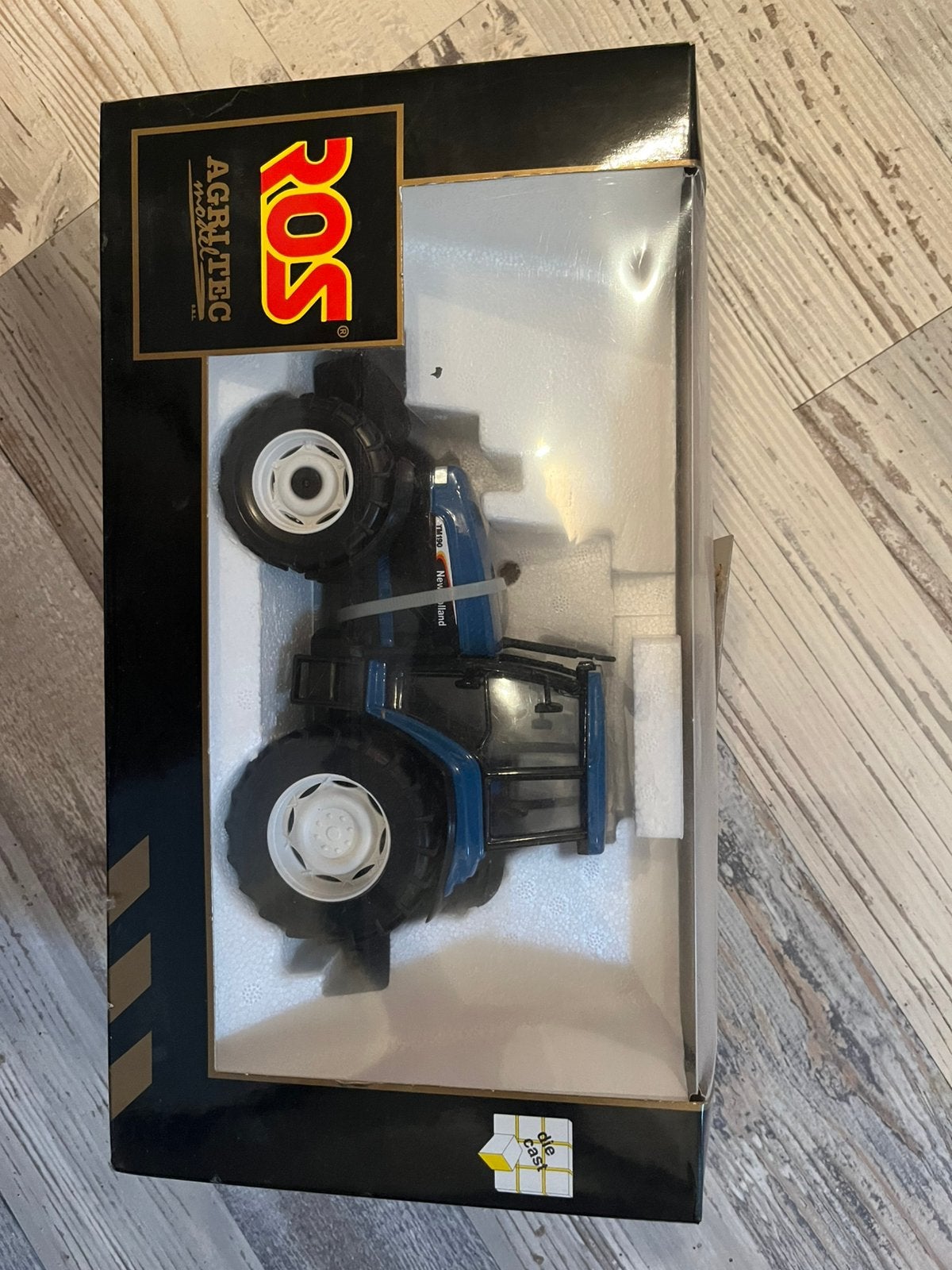 ROS NEW HOLLAND TRACTOR., Ophalen of Verzenden, Nieuw, Tractor of Landbouw, Overige merken