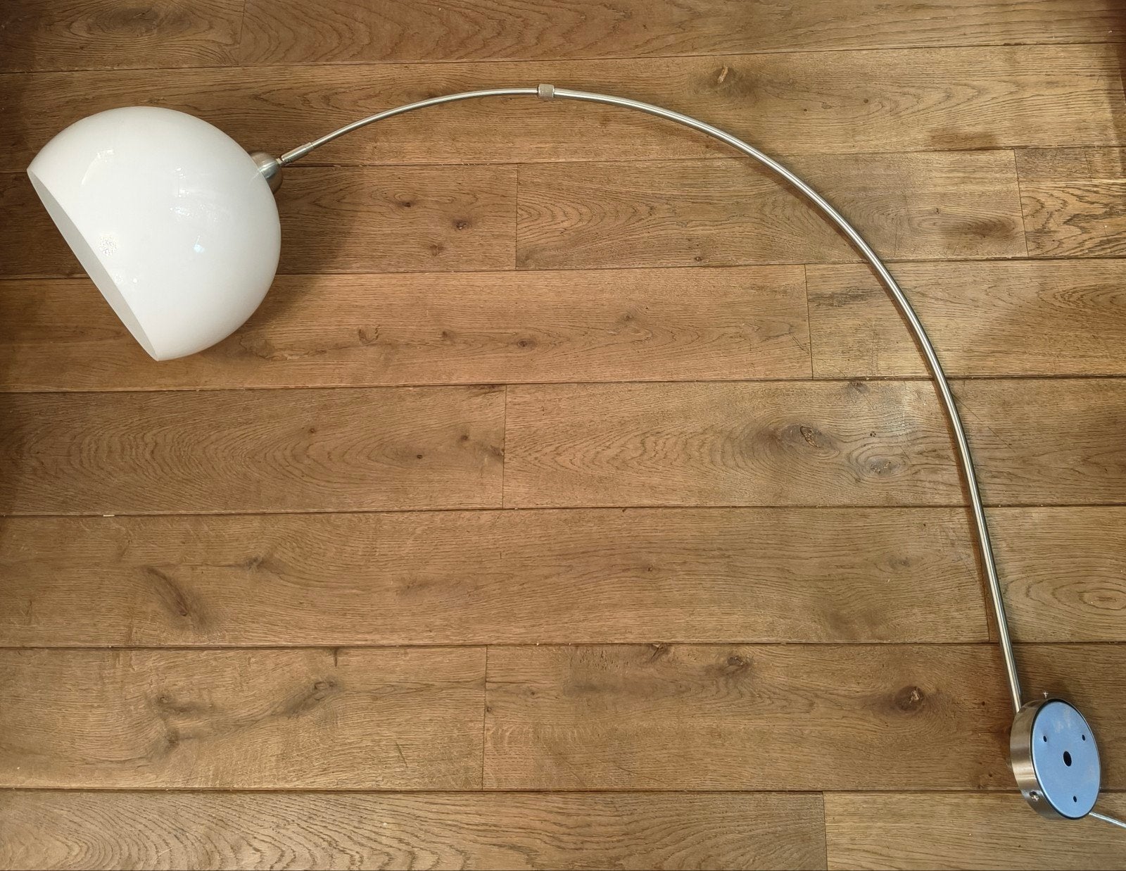 Booglamp met Witte Bolkap Design, Ophalen, E27 (groot), Zo goed als nieuw, Metaal