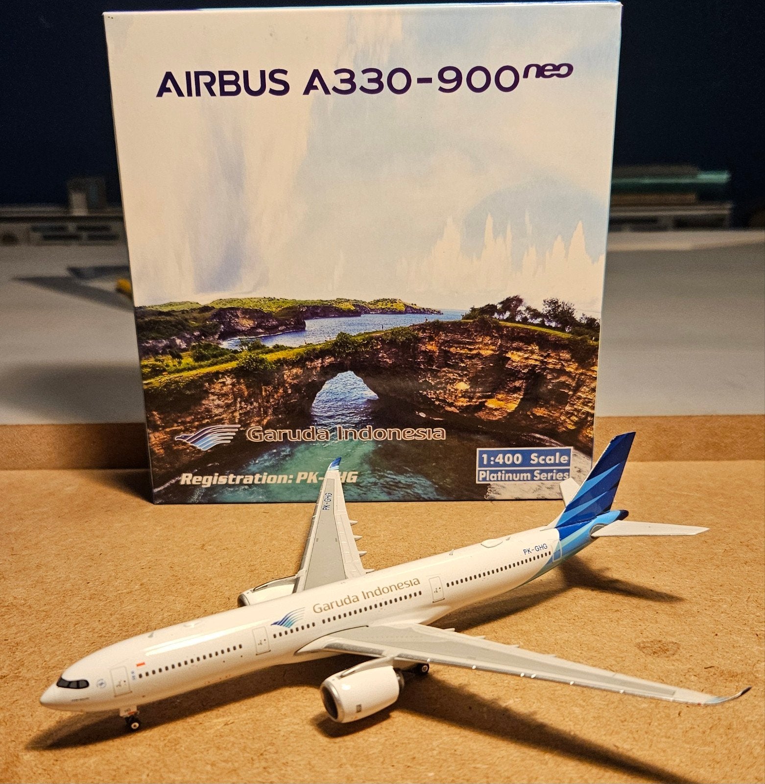 Garuda Indonesia A339 Phoenix Models schaal 1:400, Ophalen of Verzenden, Zo goed als nieuw