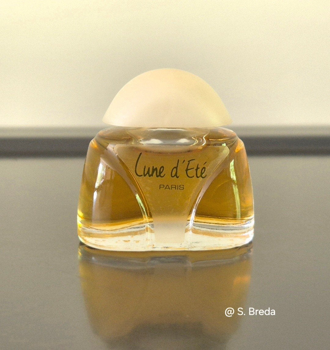 Remy Latour - Lune d'ete - Eau de Parfum miniatuur, Verzamelen, Parfumverzamelingen, Ophalen of Verzenden, Miniatuur, Gevuld