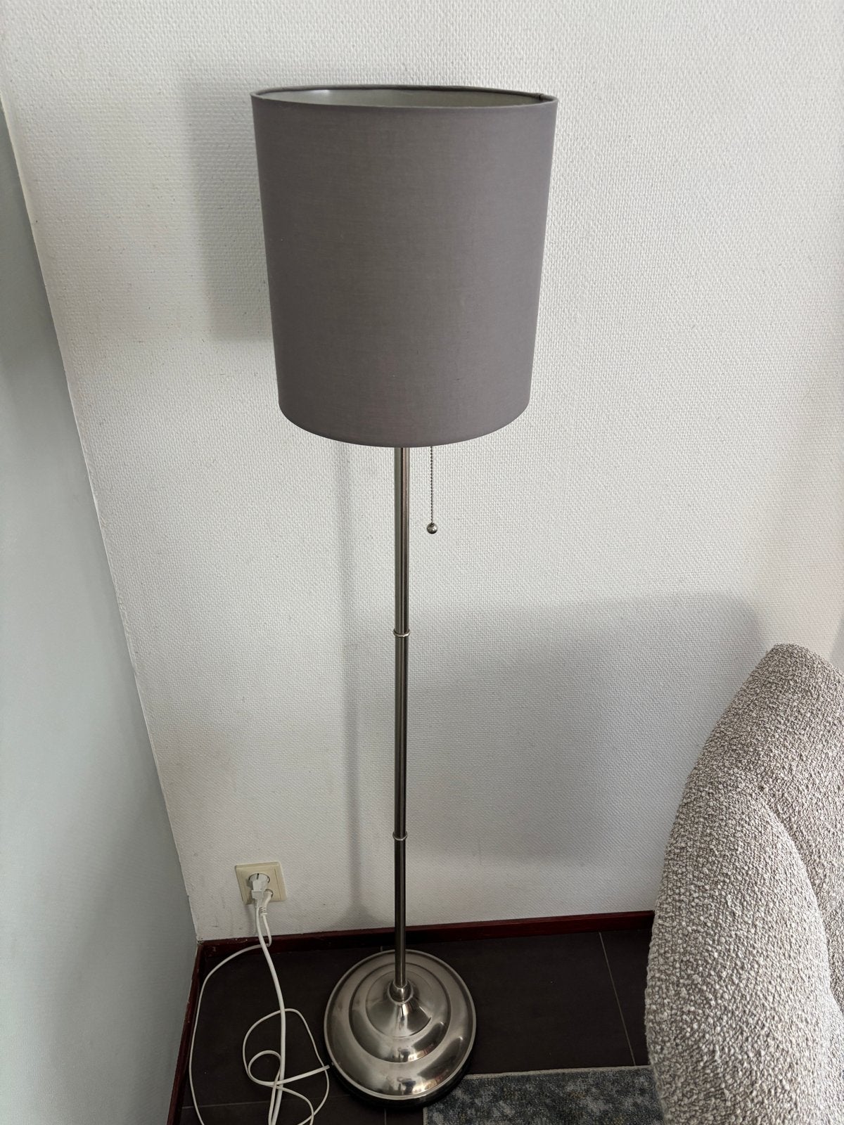 2x IKEA Astid vloerlamp met grijze kap, Ophalen, Gebruikt, E27 (groot), Metaal