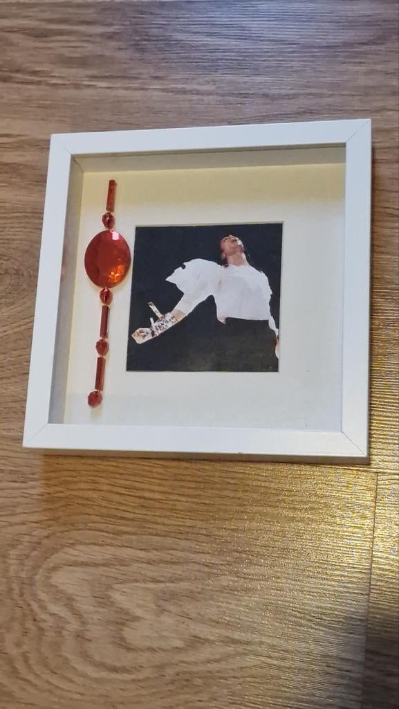 Ketting uit Michael Jackson video in lijst + COA authentiek, Verzenden
