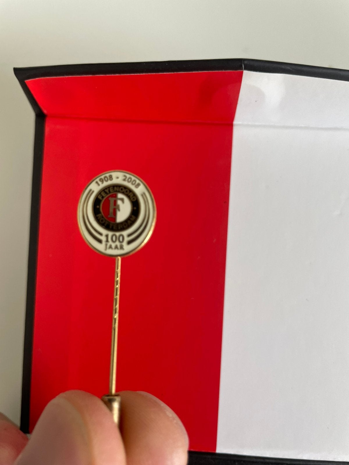 Feyenoord Speldje 100 Jaar (1908-2008) - Zo goed als nieuw, Ophalen of Verzenden, Nieuw, Sport, Speldje of Pin