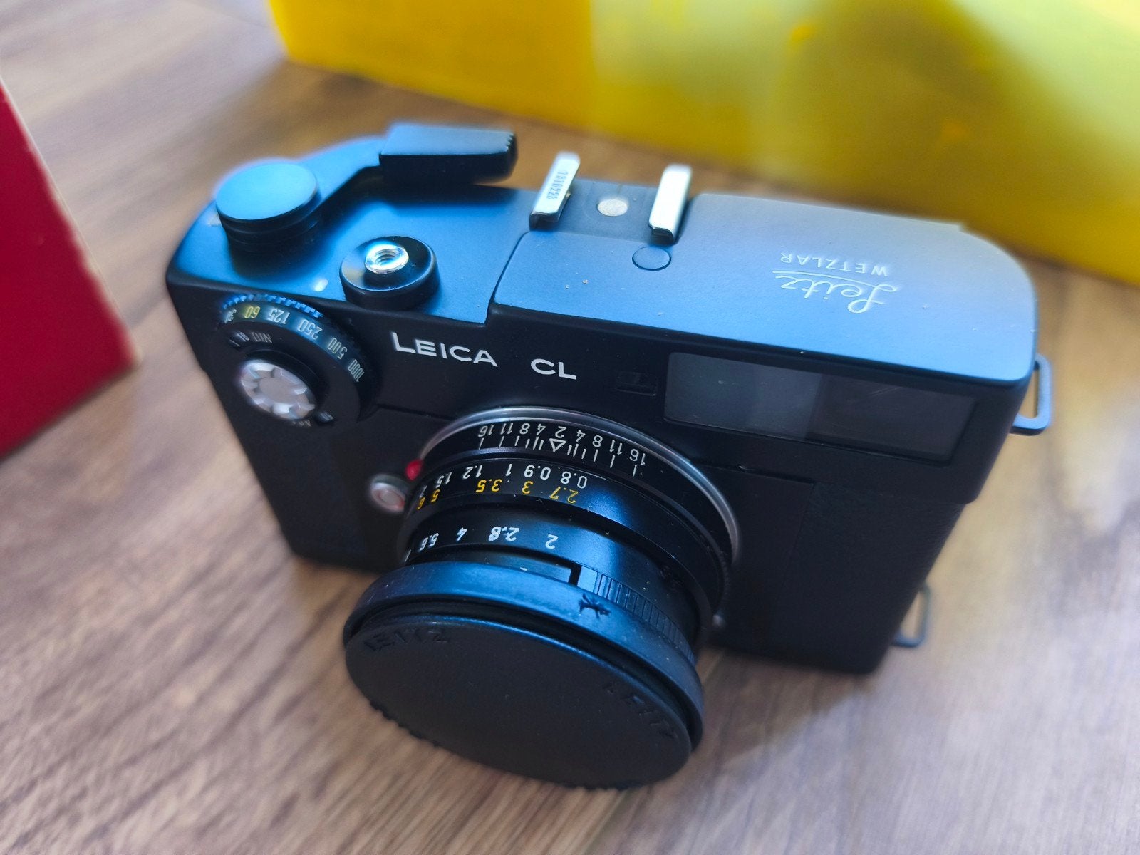 Leica CL met Summicron-C 40mm en Elmar-C 90mm lenzen, Gebruikt, Ophalen of Verzenden, Standaardlens, Leica