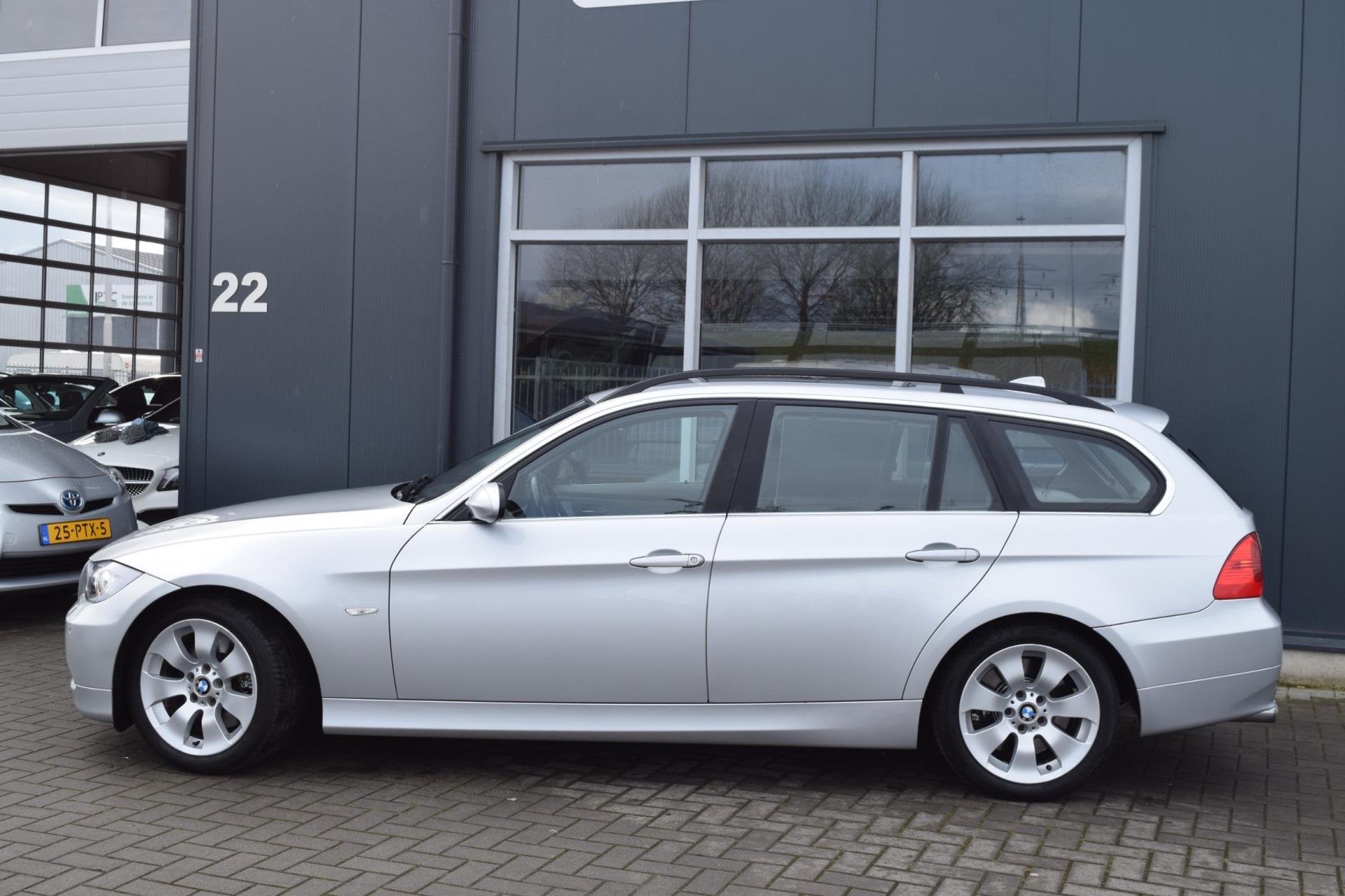 BMW 3-serie Touring 330xi Dynamic Executive | Automaat | Pan, Auto's, BMW, Automaat, 259 pk, 2996 cc, 93 €/maand