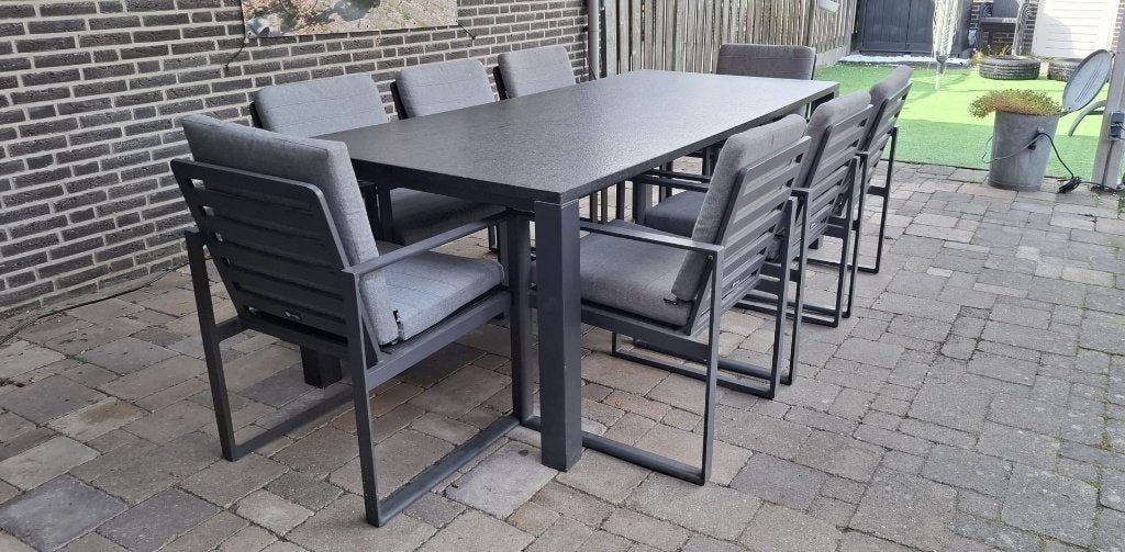 Foto 2 van Tuintafel met granieten tafelblad, incl. 8 stoelen