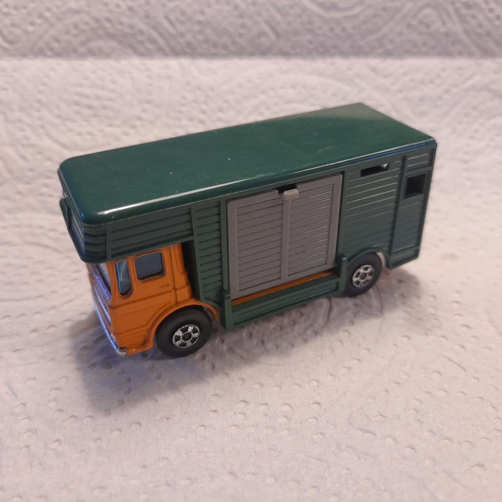 Matchbox  Lesney AEC Horse Box. Superfast. ZGAN, Ophalen of Verzenden, Zo goed als nieuw, Bus of Vrachtwagen