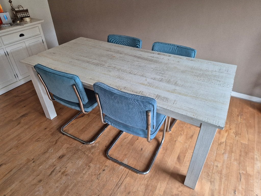 Houten Eettafel met Stekkerdoos + 4 Zuiver Stoelen, Gebruikt, 50 tot 100 cm, Vijf personen of meer, 150 tot 200 cm