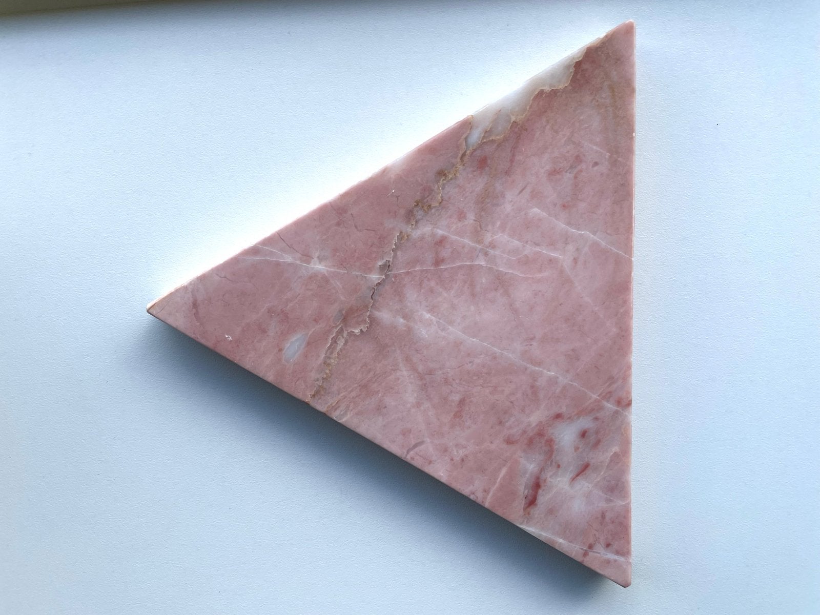 Roze marmeren onderzetter/decoratie driehoek, Ophalen of Verzenden, Zo goed als nieuw, Roze, Steen/keramiek