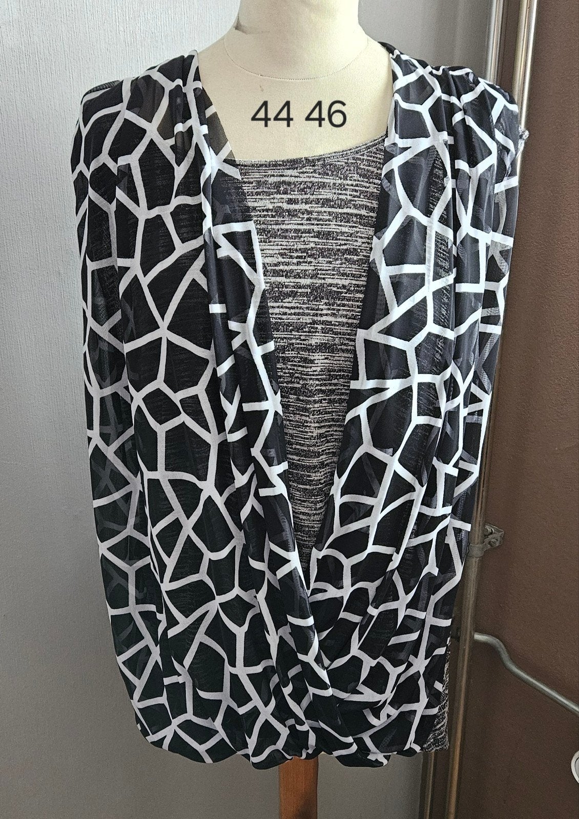 Nieuwe Magna top maat 44/46, Kleding | Dames, Magna, Ophalen of Verzenden, Nieuw, Maat 42/44 (L)