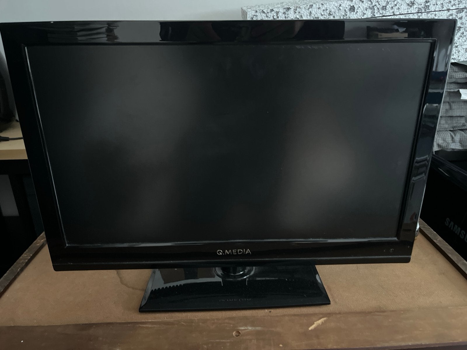 Beeldschermen te koop (zonder adapters), Computers en Software, Ophalen of Verzenden, Gebruikt