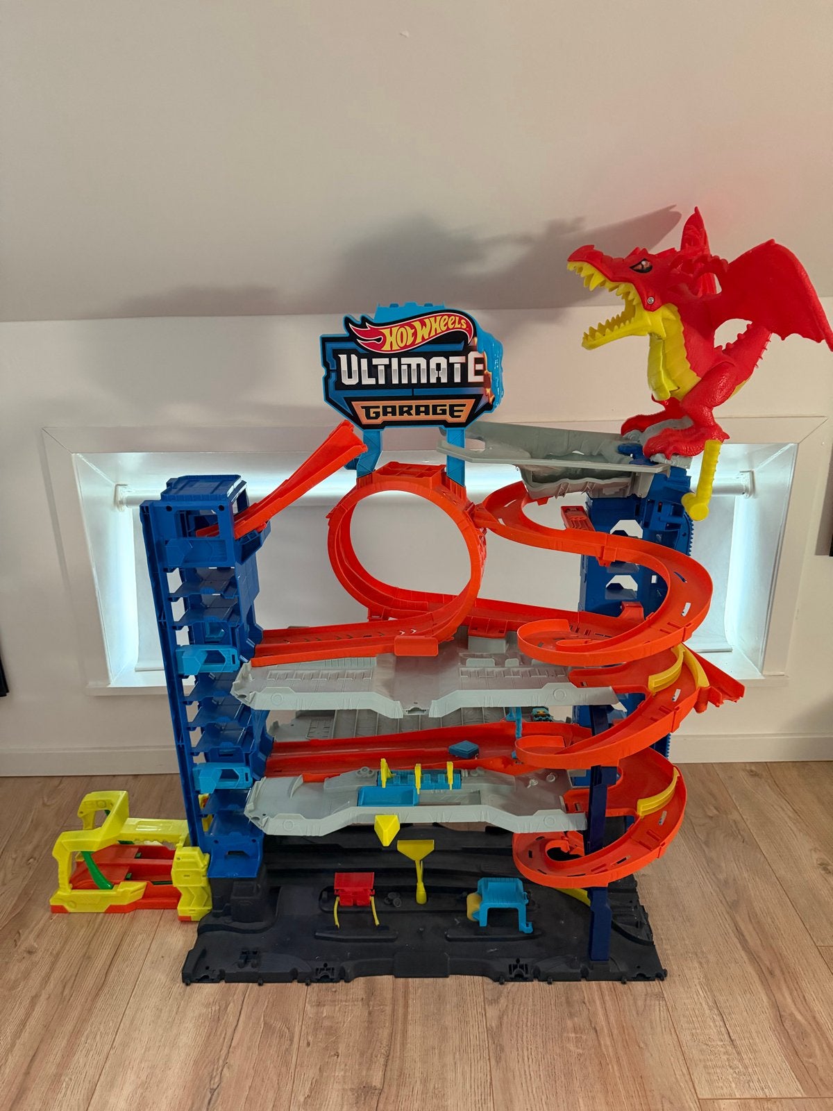 Hot Wheels City Ultieme Garage Speelset met Draak, Ophalen, Zo goed als nieuw