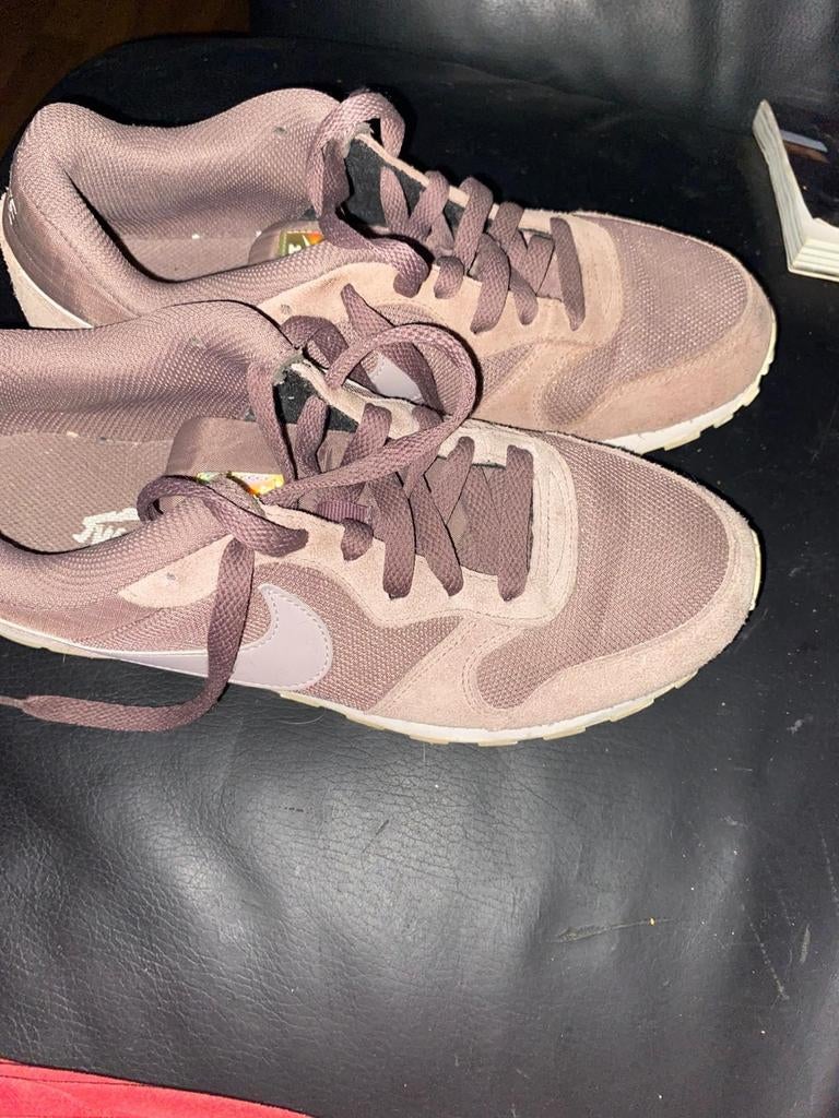 Nike MD Runner - Maat 40 - Bruin/Paars, Bruin, Nike, Ophalen of Verzenden, Sneakers of Gympen