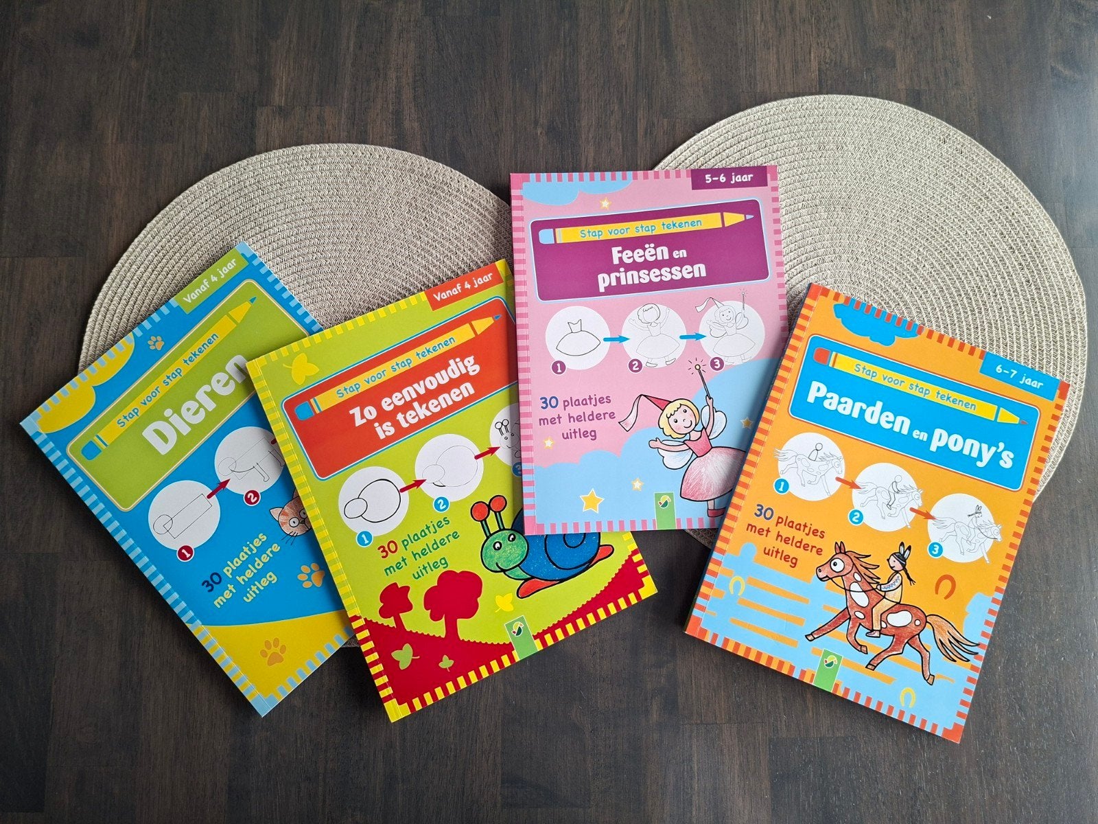 VRIJWEL NIEUW set tekenboeken leren tekenen kind dier paard, Ophalen of Verzenden, Zo goed als nieuw