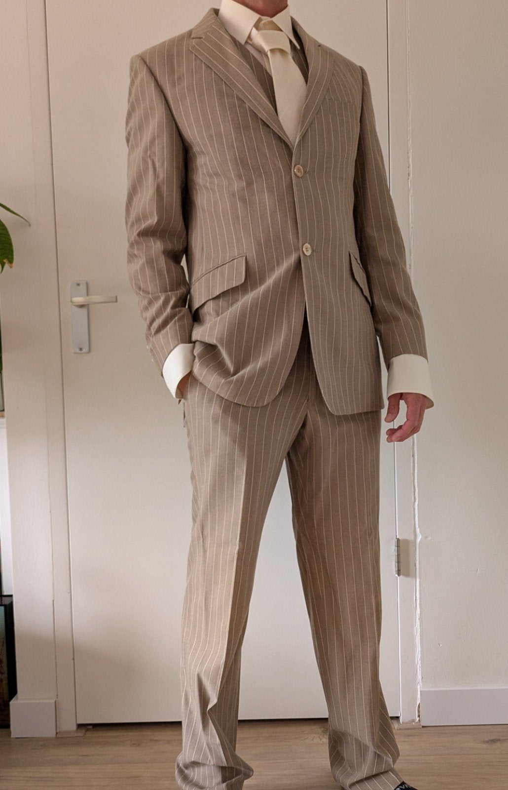3 delig  trouwpak met stropdas ., Maat 48/50 (M), Beige, Ophalen of Verzenden, Kimo