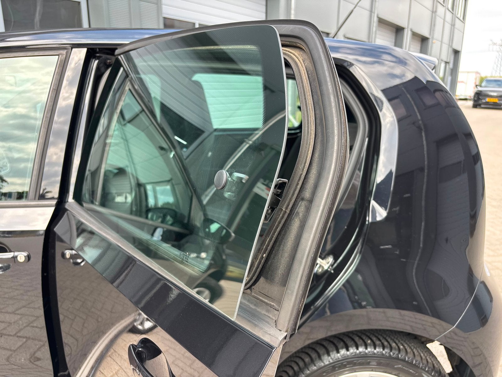 Foto 9 van Volkswagen Up! Club Up! Zwart5D