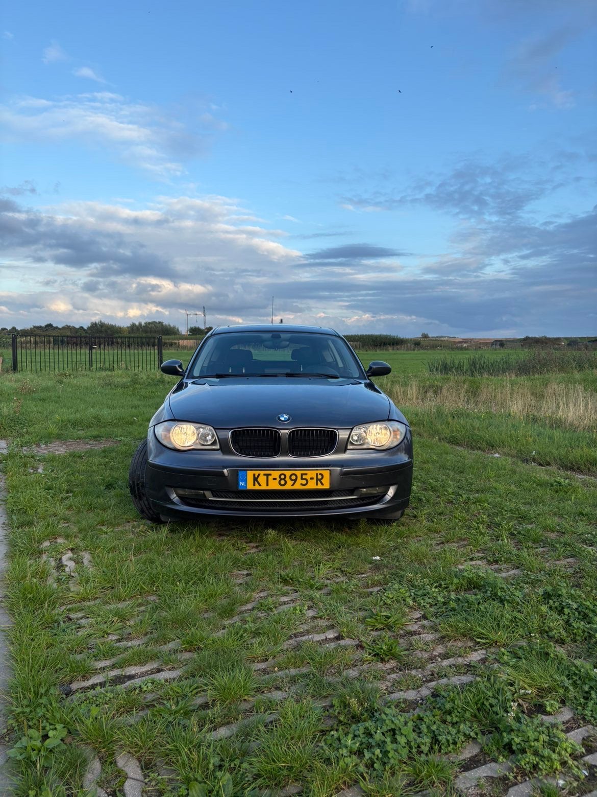 BMW 1-Serie 1.6 I 116 3DR 2008 Grijs, Auto's, 1-Serie, Achterwielaandrijving, Multifunctioneel stuurwiel, 4 stoelen
