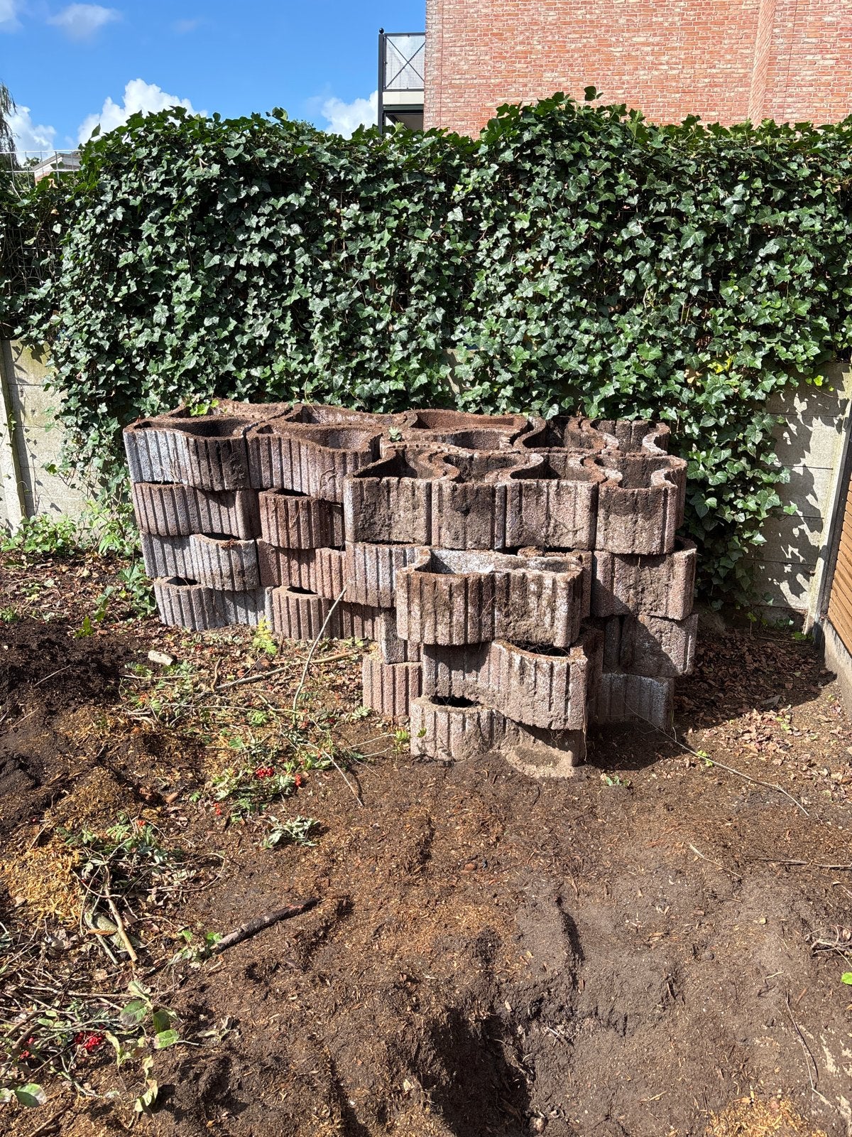 Ca. 50 gebruikte betonnen bloembakken/stapelblokken, Tuin en Terras, Ophalen, Gebruikt, Minder dan 30 cm, Minder dan 60 cm