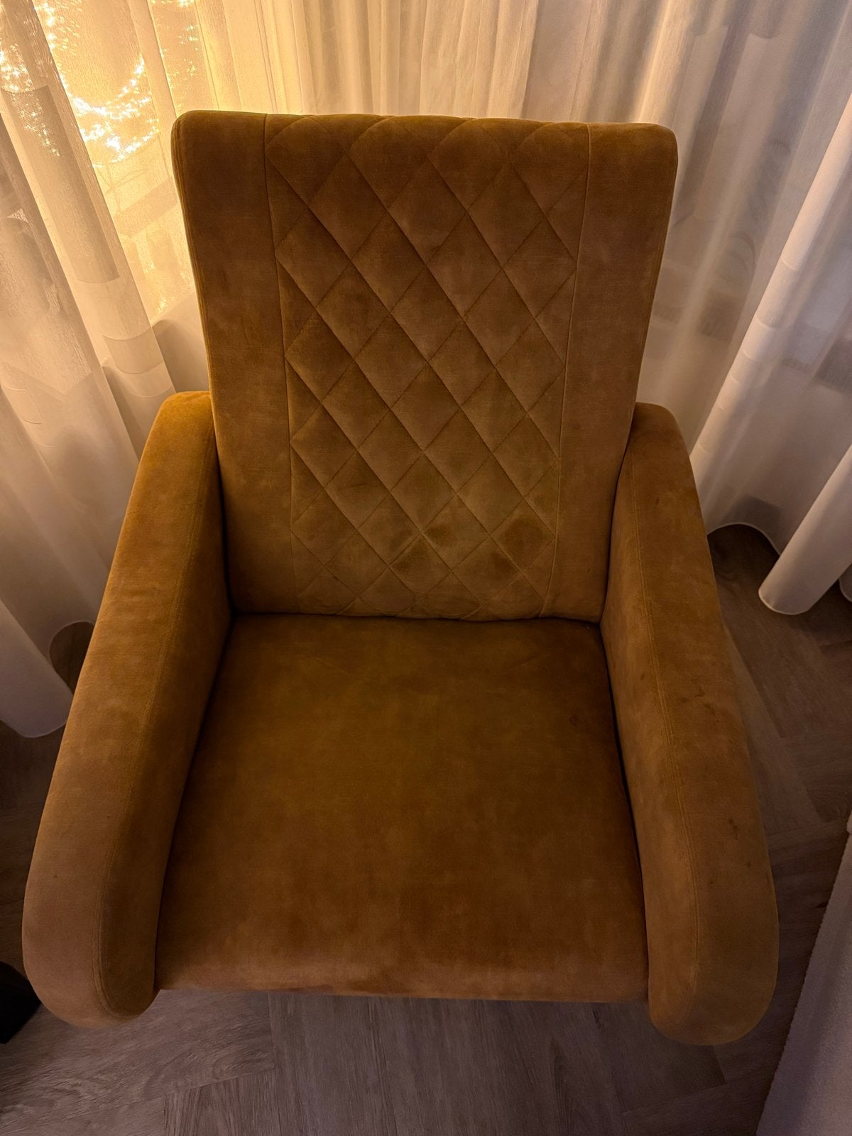 2x Camel stoelen met zwarte poten - Nette staat, Huis en Inrichting, Ophalen, Gebruikt, Twee, Overige kleuren
