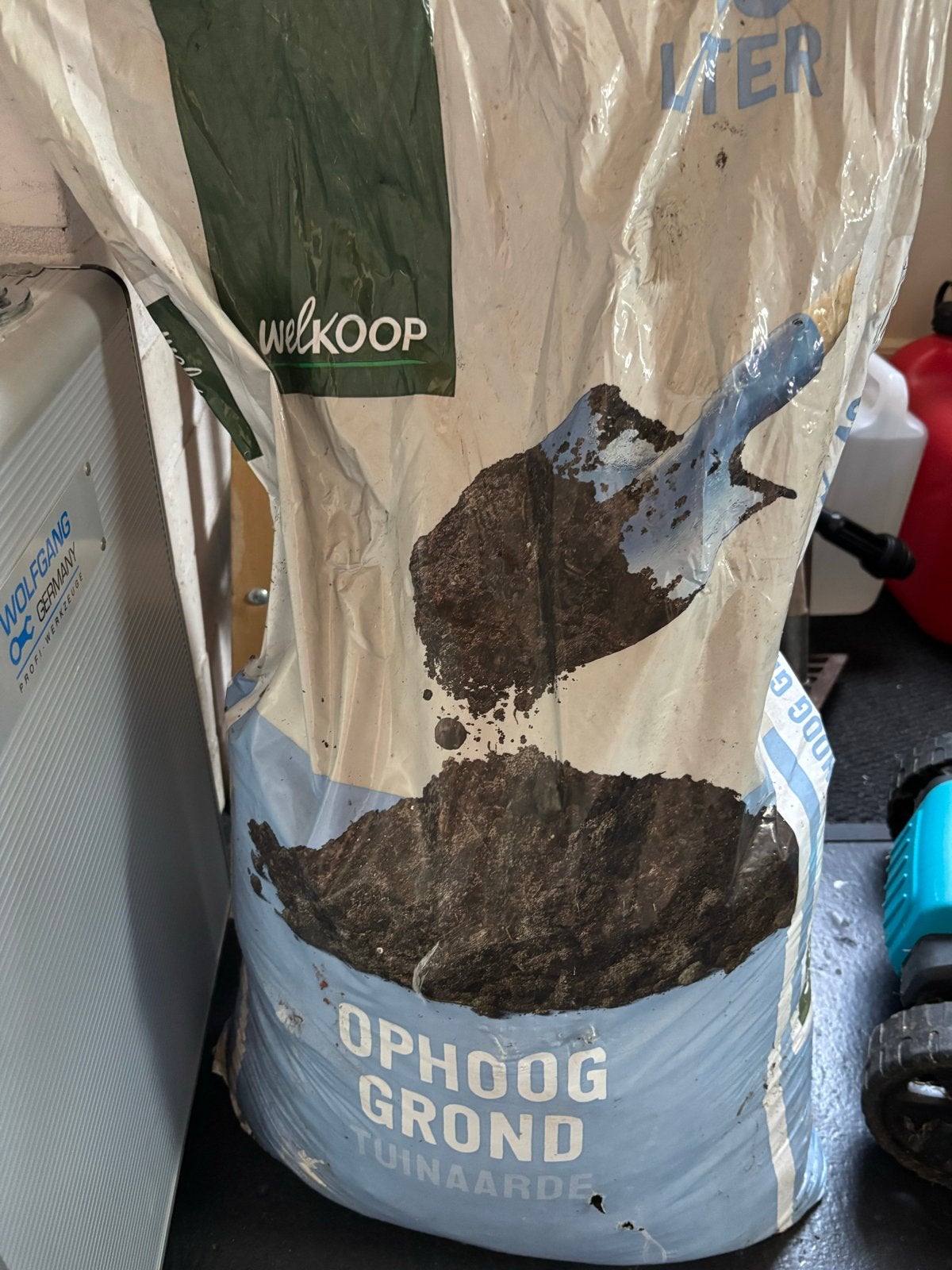 Gratis ophoog aarde - 40 liter, Ophalen, Nieuw, Ophoogzand